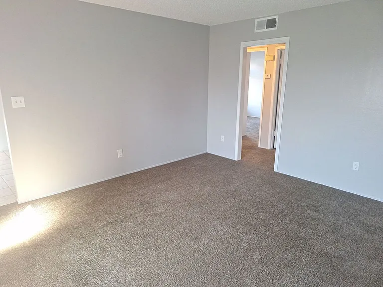M12- 2816 N. Halfmoon Dr. — Photo 3