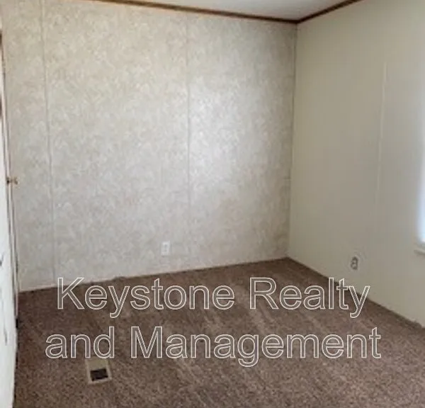 726 Trevor Ln — Photo 5