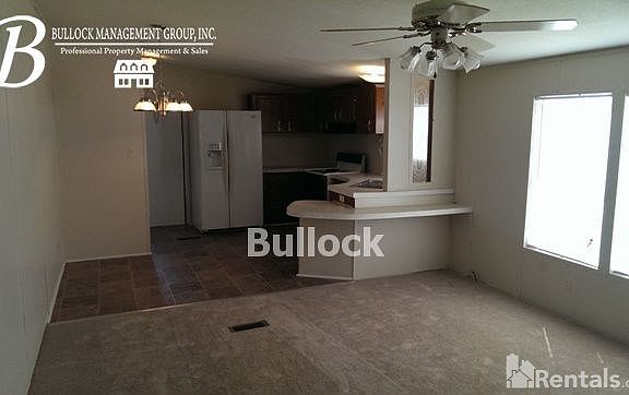 3rd image of 4204 Holcomb Cir