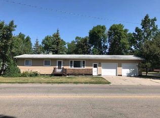 921 Walnut St E, Devils lake, ND 58301