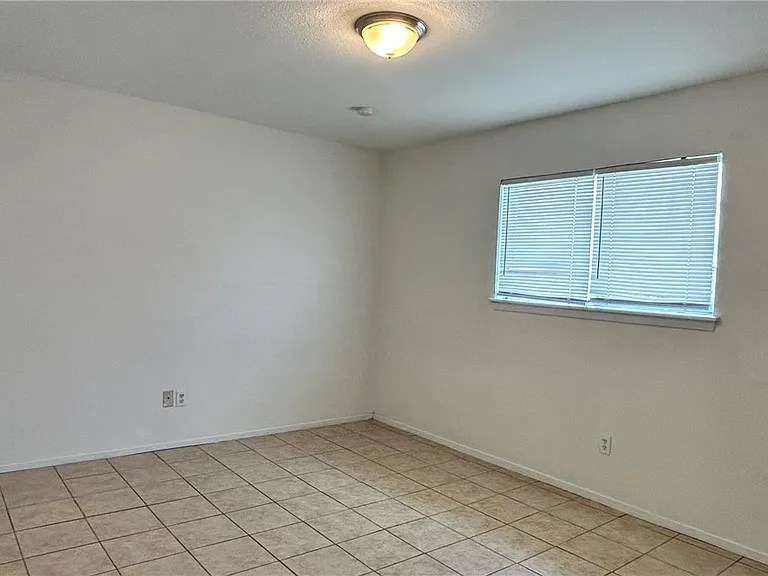 1004 Austin St #9 — Photo 12