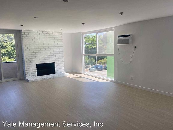 4th image of 2441 N Beachwood Dr #3