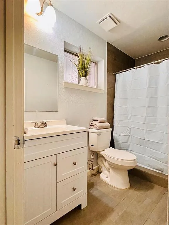 Studio, 1.0 bath, 3140 sqft, $1,250 — Photo 3