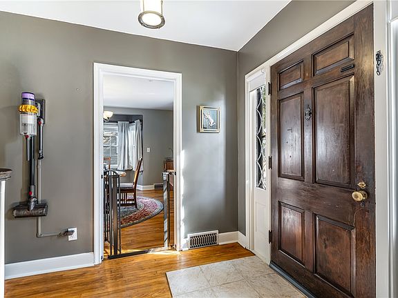 3rd image of 442 E Main Street