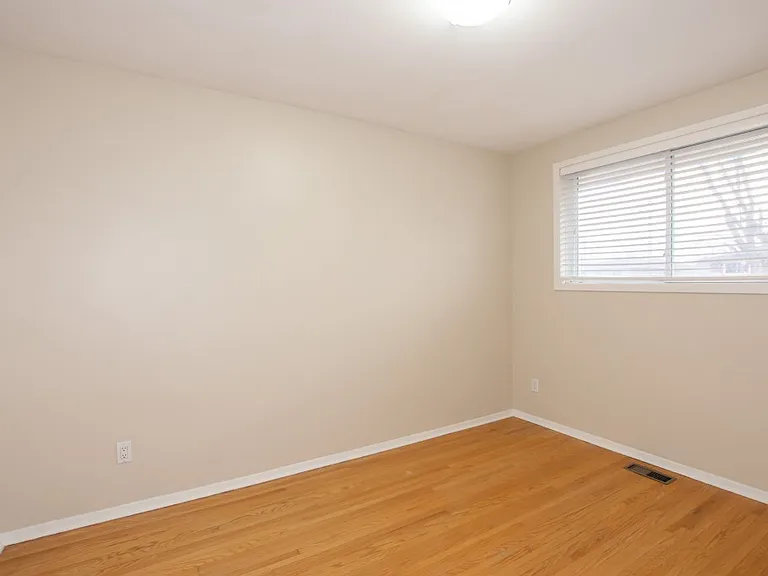 54 Trelawn Pkwy — Photo 14