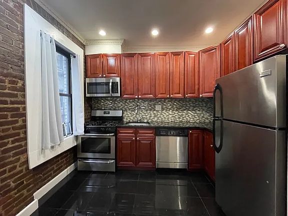 4th image of 21-06 35th St #3C