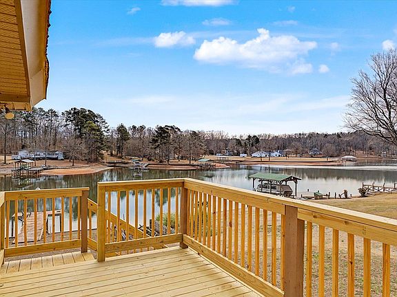 2nd image of 694 Hollaway Cove Rd