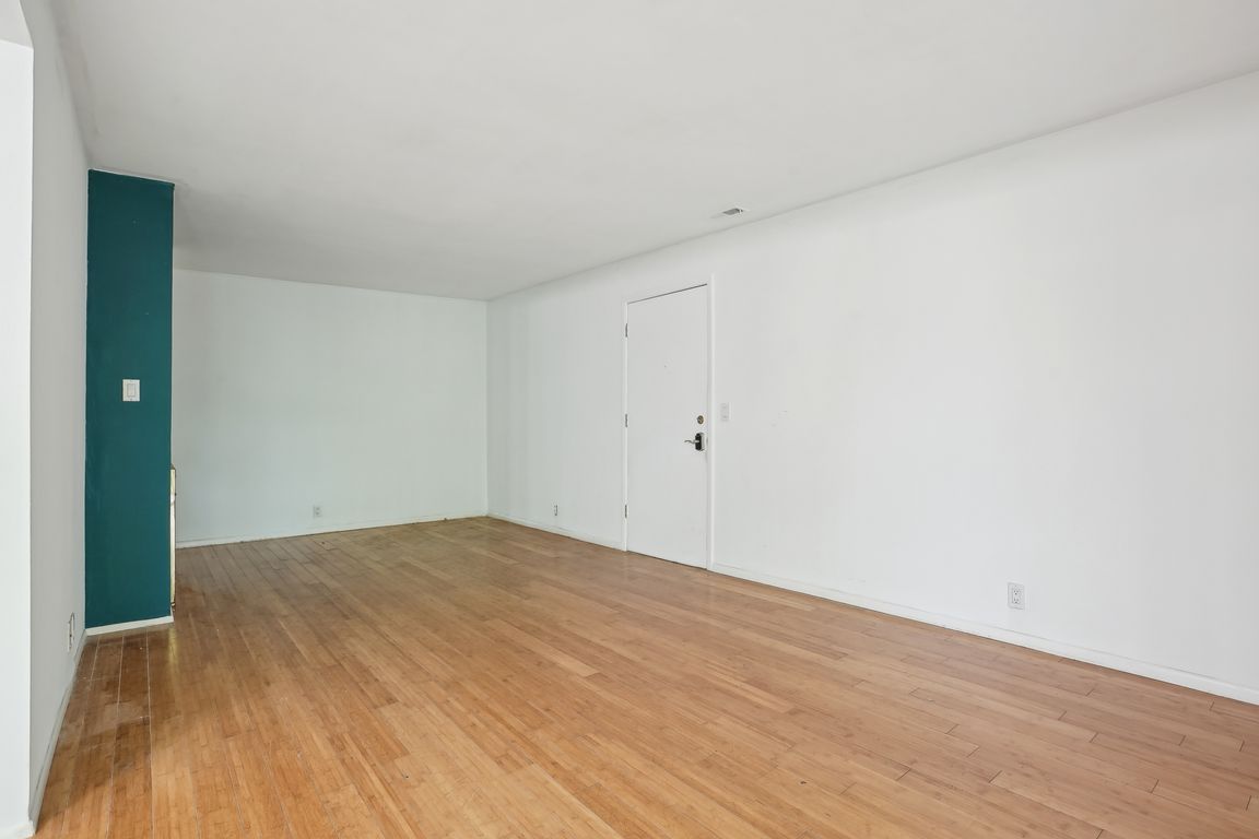N M St-0705-006.jpg