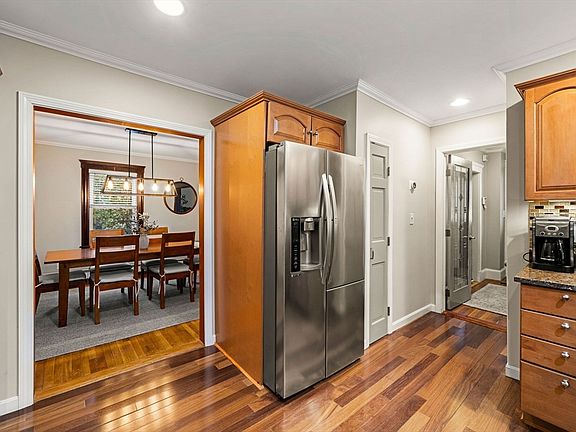 5th image of 11 Evans Rd