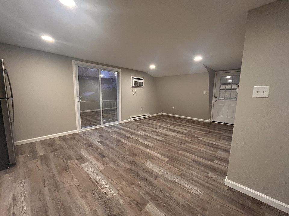 Living Room/Kitchen