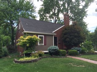 2010 Manchester Rd, Birmingham, MI 48009