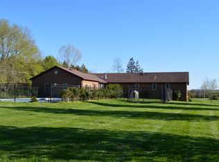 71 Poorhouse Ln, Burkesville, KY 42717