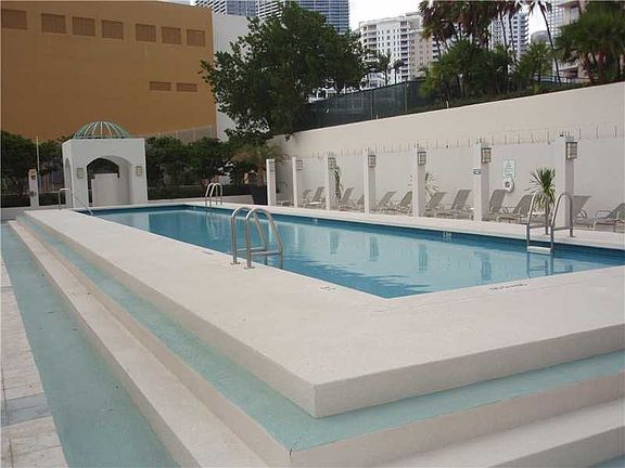 3rd image of 800 Claughton Island Dr APT 1803