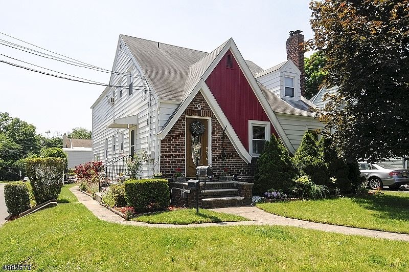 1st image of 36 Garden Ct N