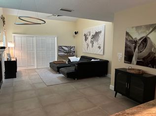 3406 Ellenwood Ln, Tampa, FL 33618