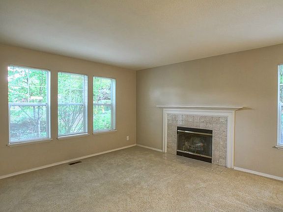 5th image of 3941 226th Pl SE APT 112