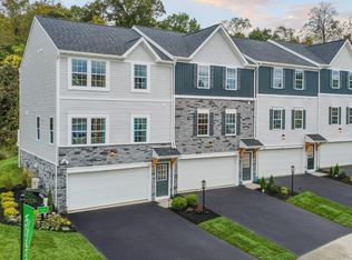 2002 Canterbury Dr, Imperial, PA 15126