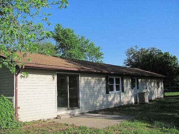 2nd image of 500 Camelot Dr