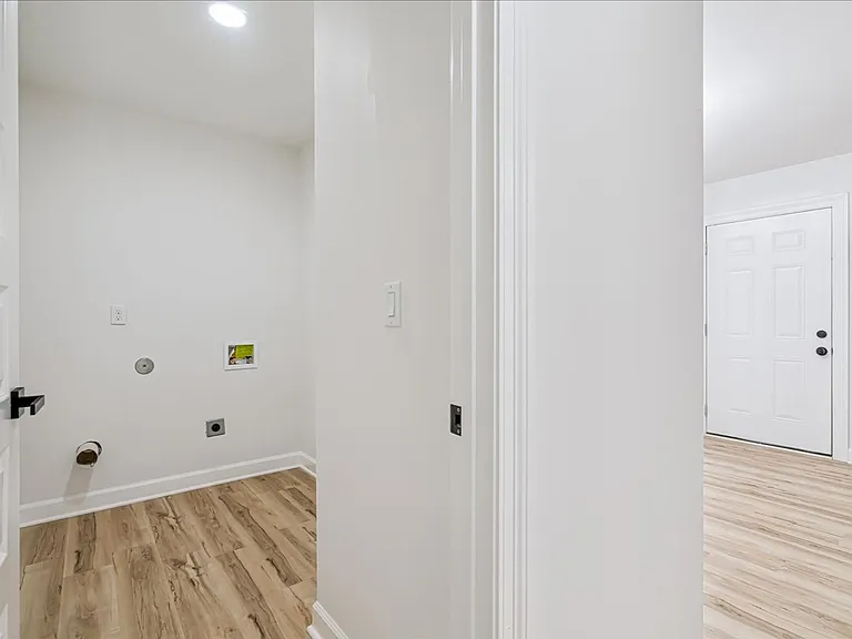 825 N 7th St — Photo 12