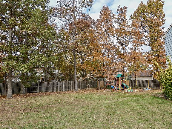 5th image of 13404 Parcher Ave