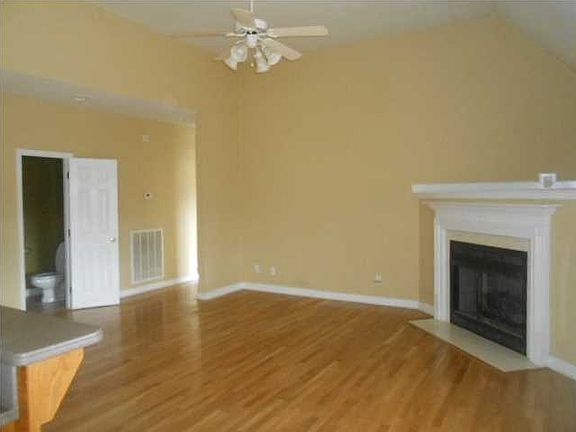 4th image of 7888 Prince Dr