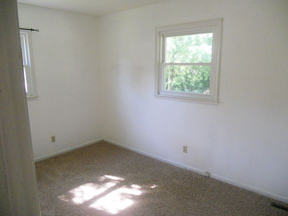5th image of 1607 Raymond Ct
