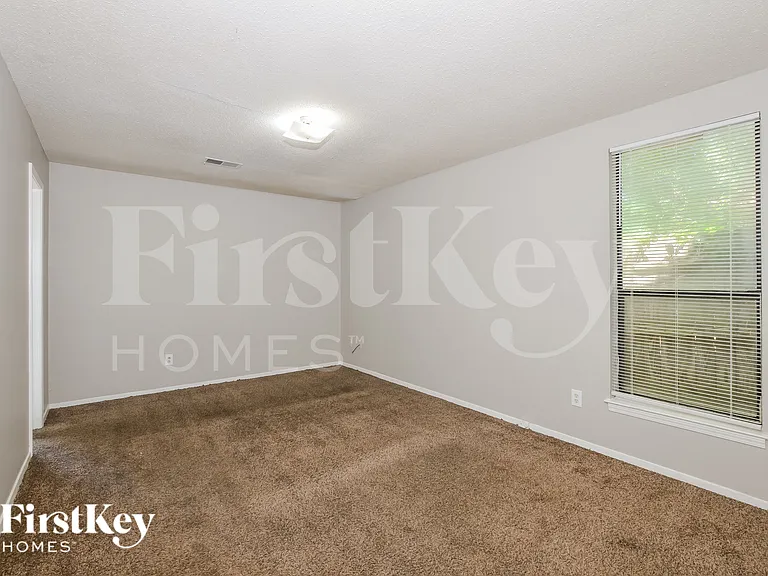 5749 Jardin Pl — Photo 9