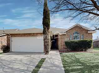 1604 Powder Horn Ln, Arlington, TX 76018