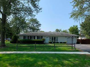 3310 Thornberry Ln, Glenview, IL 60025