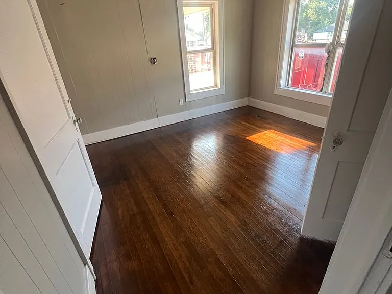 411 S Johnston St — Photo 5