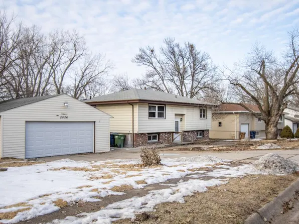 2826 Bryan Ave, Bellevue, NE 68005