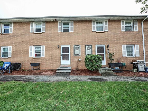 2nd image of 915 Elmwood Drive