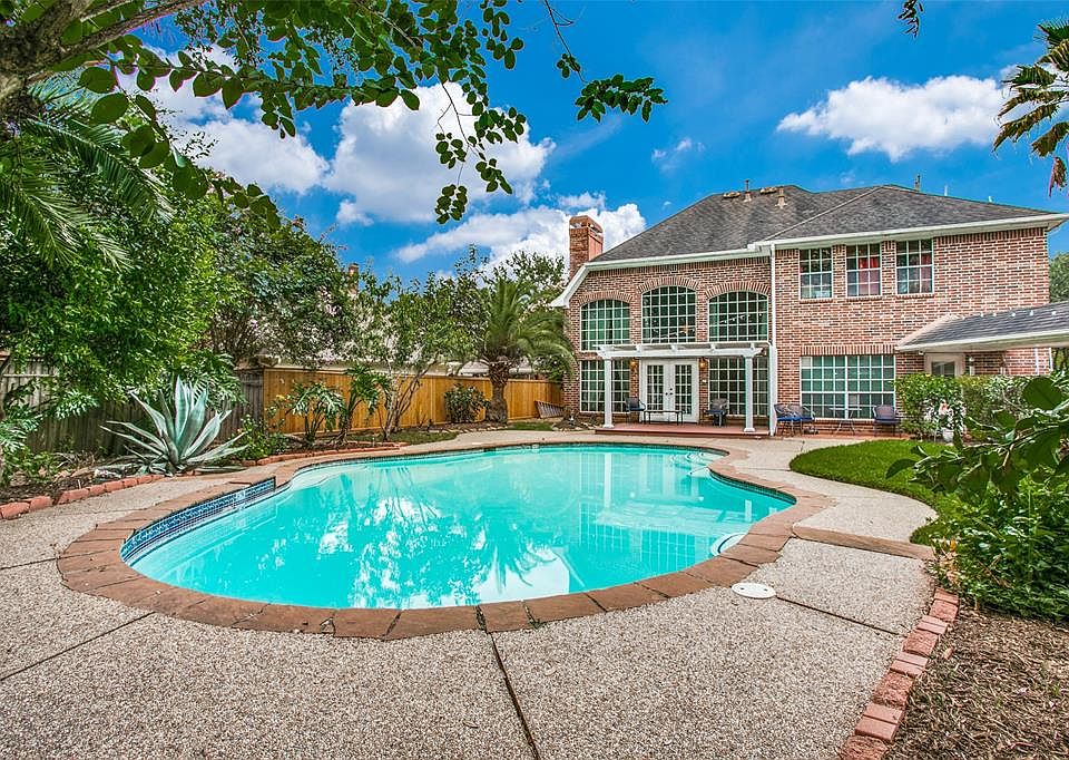 1st image of 36 Fosters Green Dr