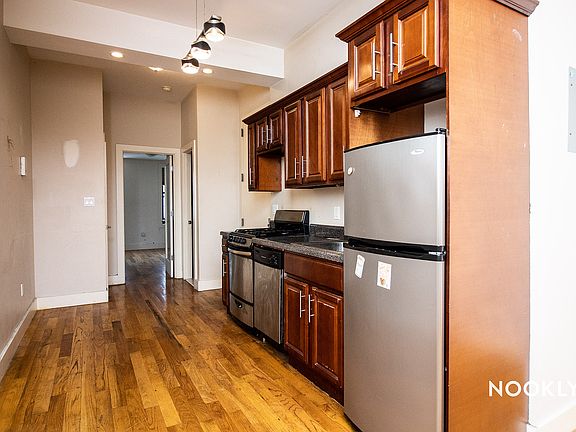 3rd image of 320 Harman St #2B