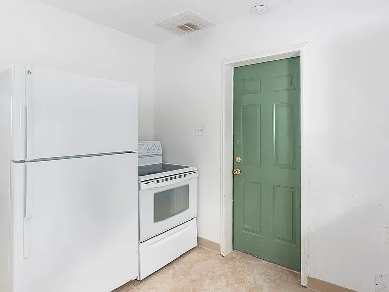 1231 S Denny St — Photo 9