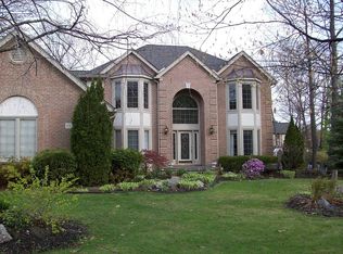 6563 Tamarack Dr, Troy, MI