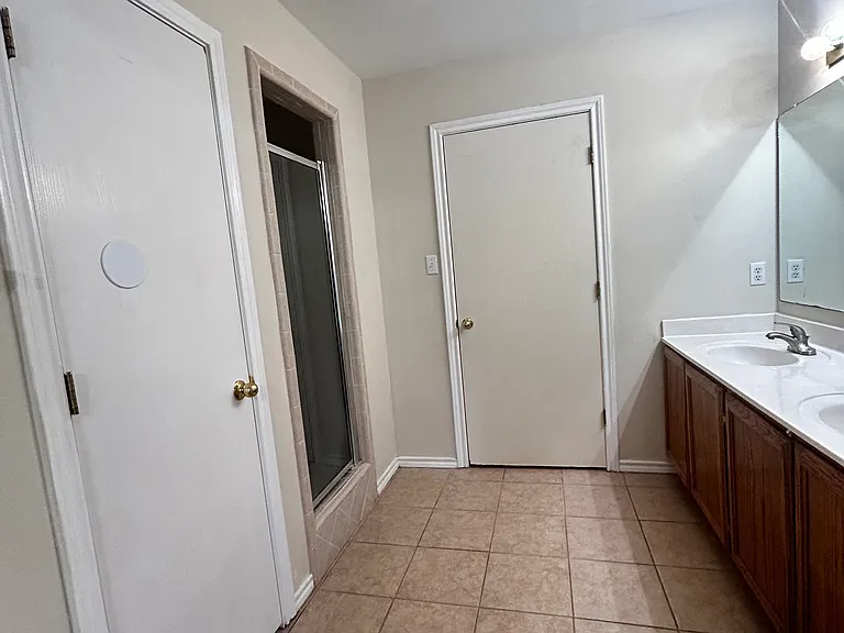 1702 Brook Ln — Photo 8