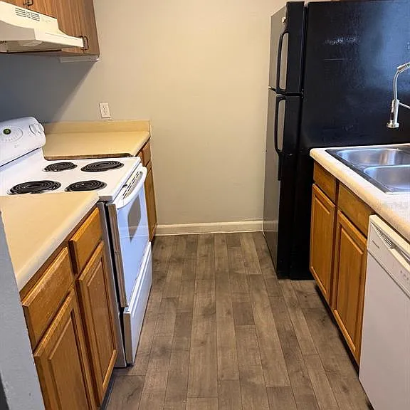 105 Cory Ln — Photo 2