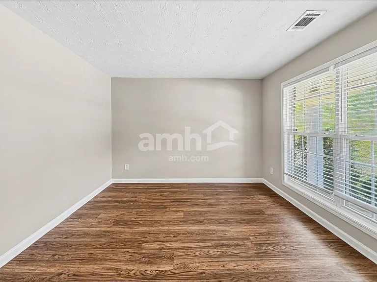 1558 Great Shoals Cir — Photo 8
