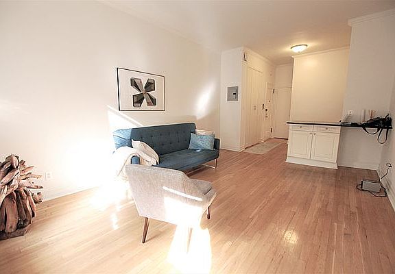 4th image of 50 E End Ave Unit 50-2D