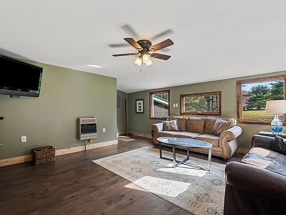 3rd image of 391 Charles Dr