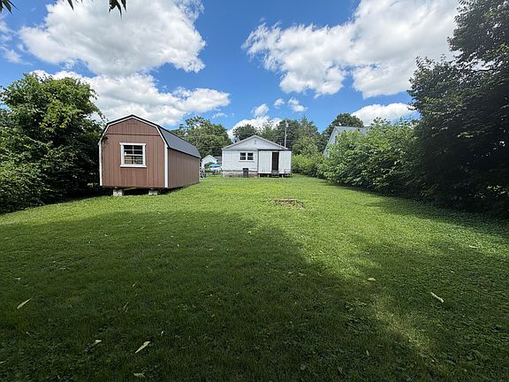 3rd image of 323 W Kentucky Ave