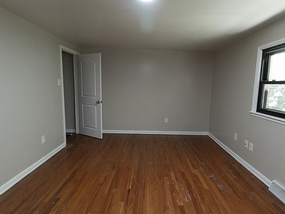 5th image of 2806 Isherwood Dr #B