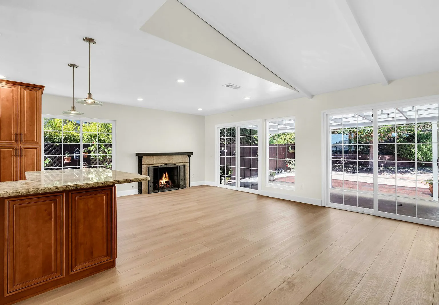 6246 Decanture Street — Photo 2