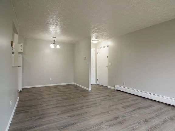 3rd image of 3157 Harry Lee Ln #4