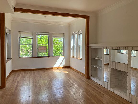 4th image of 4457 W Ainslie St APT 1