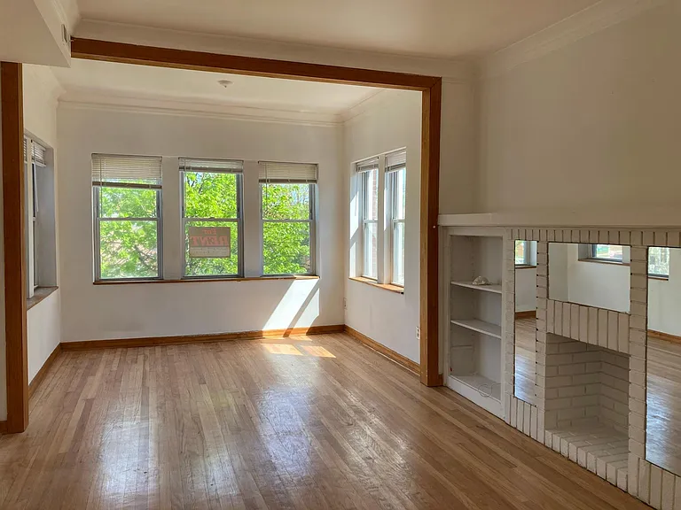 4457 W Ainslie St #1 — Photo 4