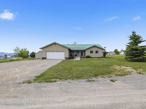 5th image of 341 Alta Dr