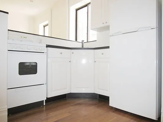 Rented by City Connections Realty | media 25