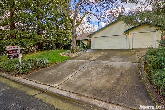 1st image of 2852 Burnett Dr